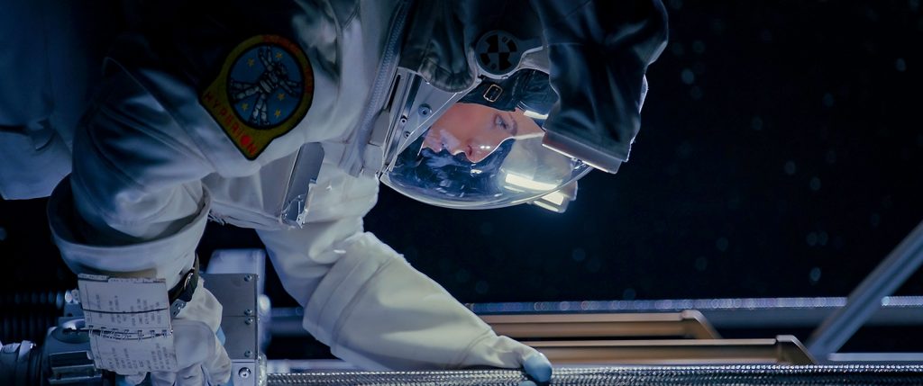 Toni Collette no Espaço em "Passageiro Clandestino" da Netflix