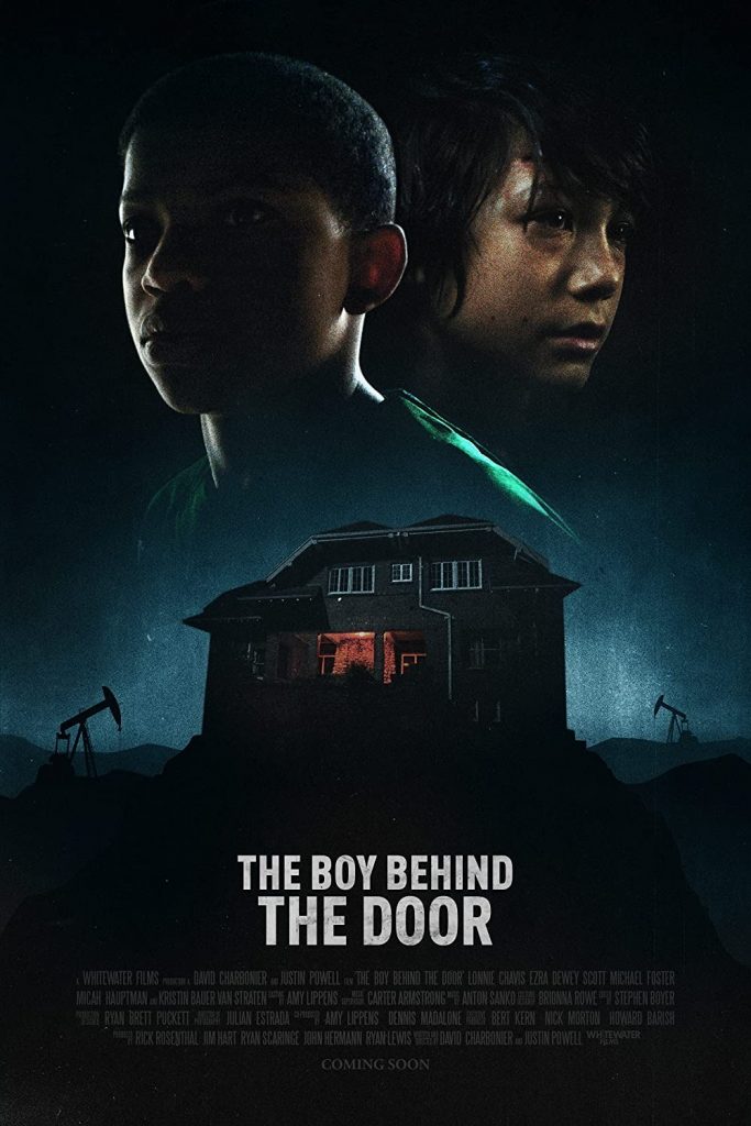 Crianças são sequestradas e tentam escapar de sequestrador em "The Boy Behind the Door"