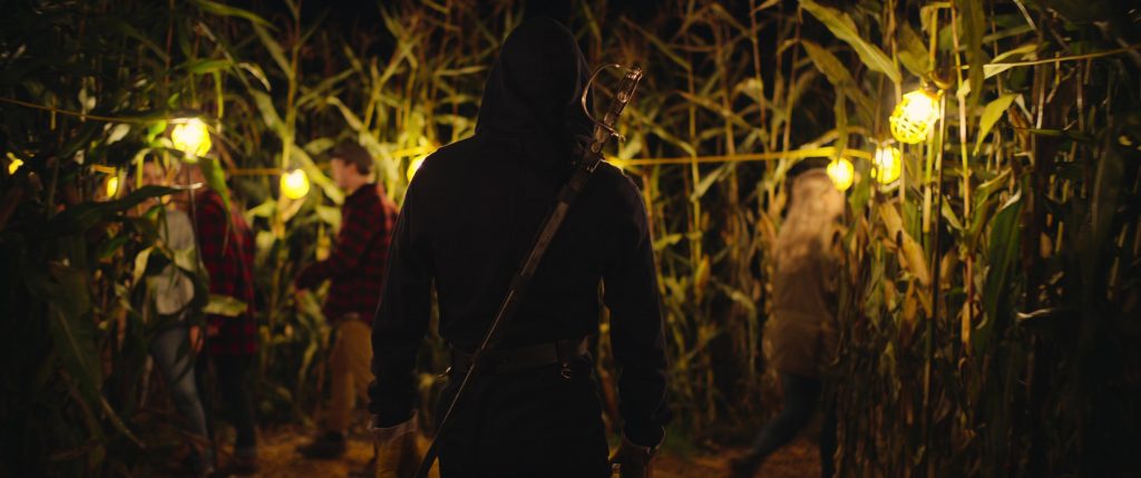 Tem Alguém na sua Casa imagens 4 | Jovens são perseguidos por mascarado sanguinário no novo filme de terror da Netflix