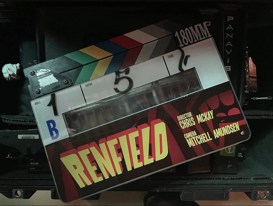 Nicholas Hoult e Nicolas Cage aparece como Drácula no set de Renfield 0