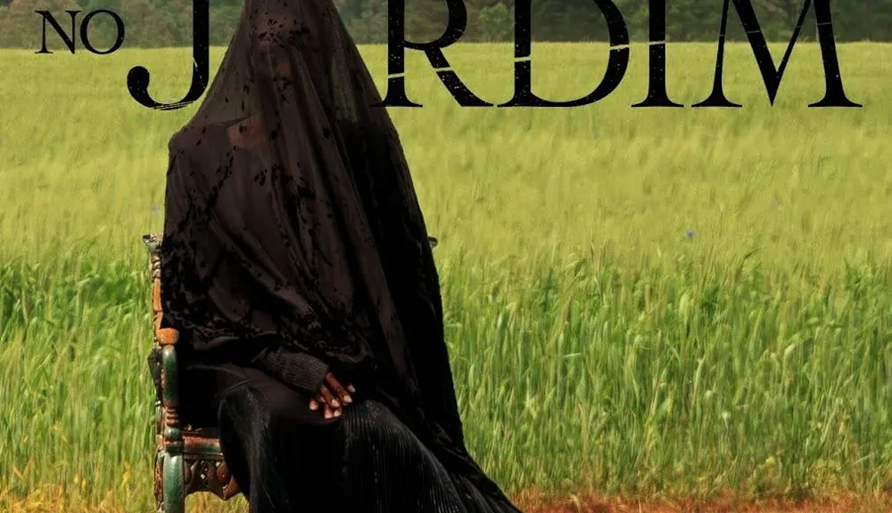A Mulher no Jardim | Uma mulher misteriosa aparece repetidamente no jardim de uma família | Trailer 2 Oficial