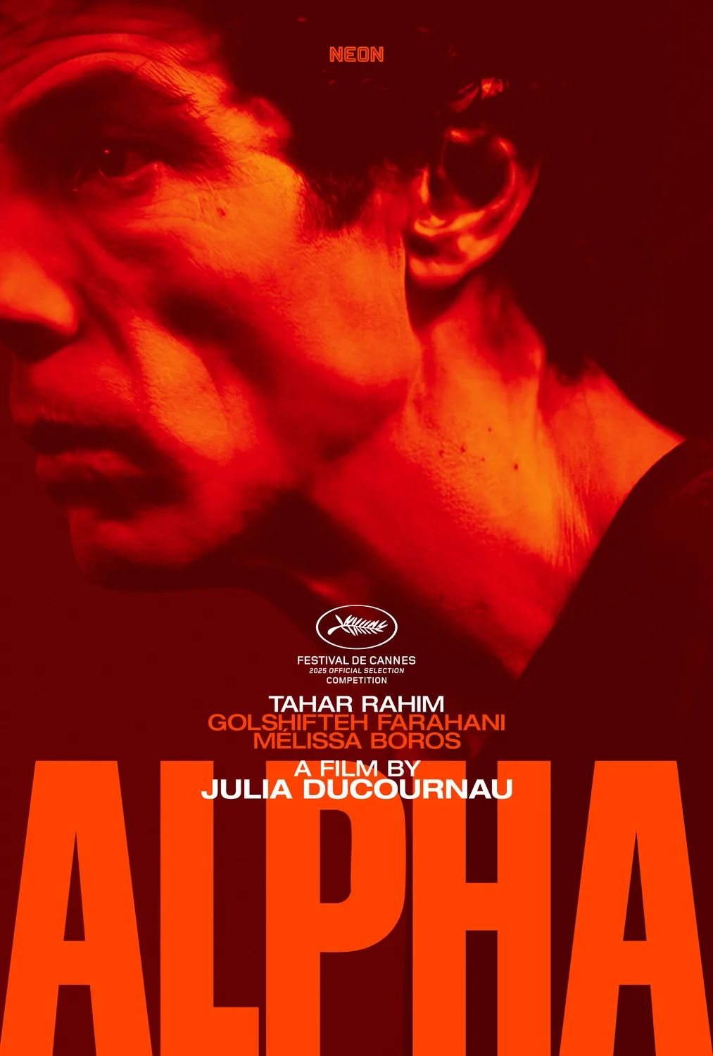 ALPHA | O mundo de uma adolescente problemática desmorona após evento traumático | poster