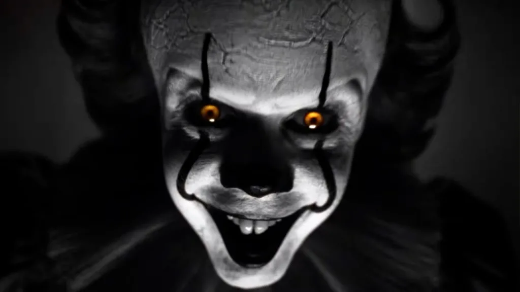 Pennywise brinca de um jeito aterrorizante com Ingrid, sua filha | IT: Bem-Vindos a Derry | HBO Max