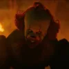 Pennywise lancha marido machista de Ingrid e ela percebe algo | IT: Bem-Vindos A Derry | HBO Max